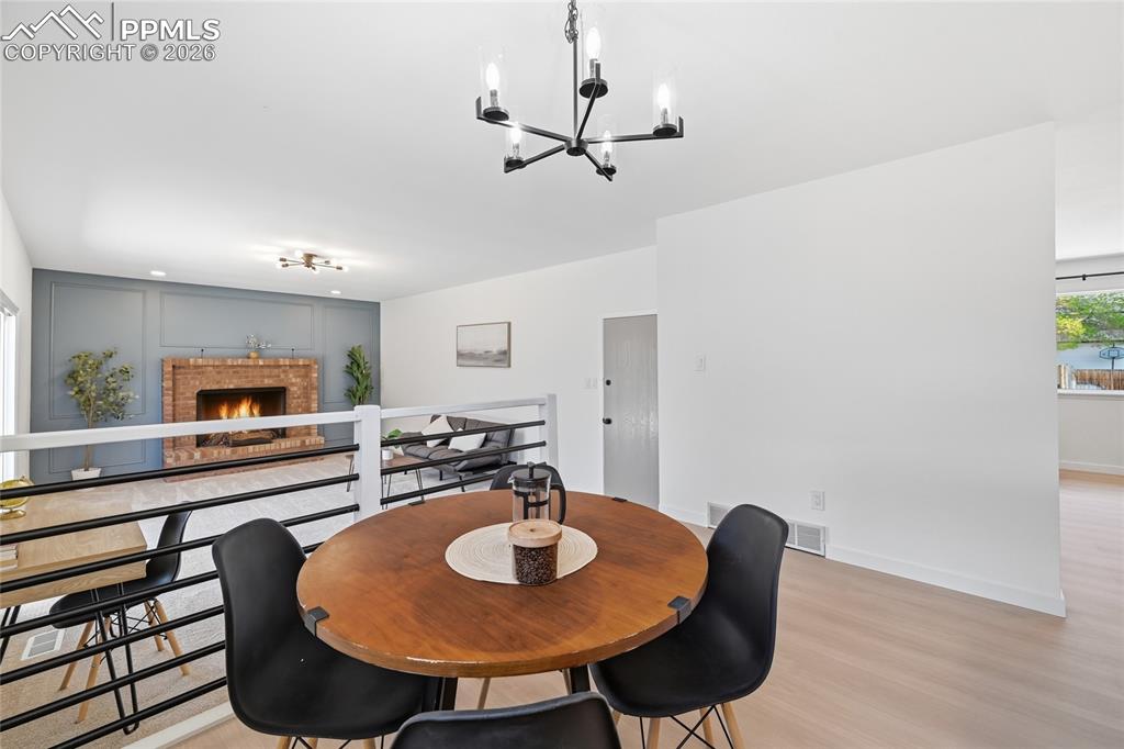 Image 19 of 49: Dining Area