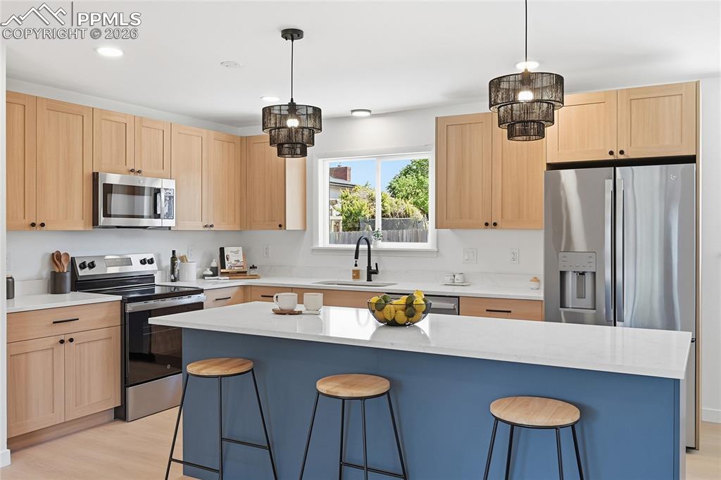 Image 3 of 49: Kitchen