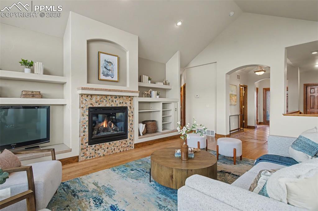 Image 20 of 44: No Description Available