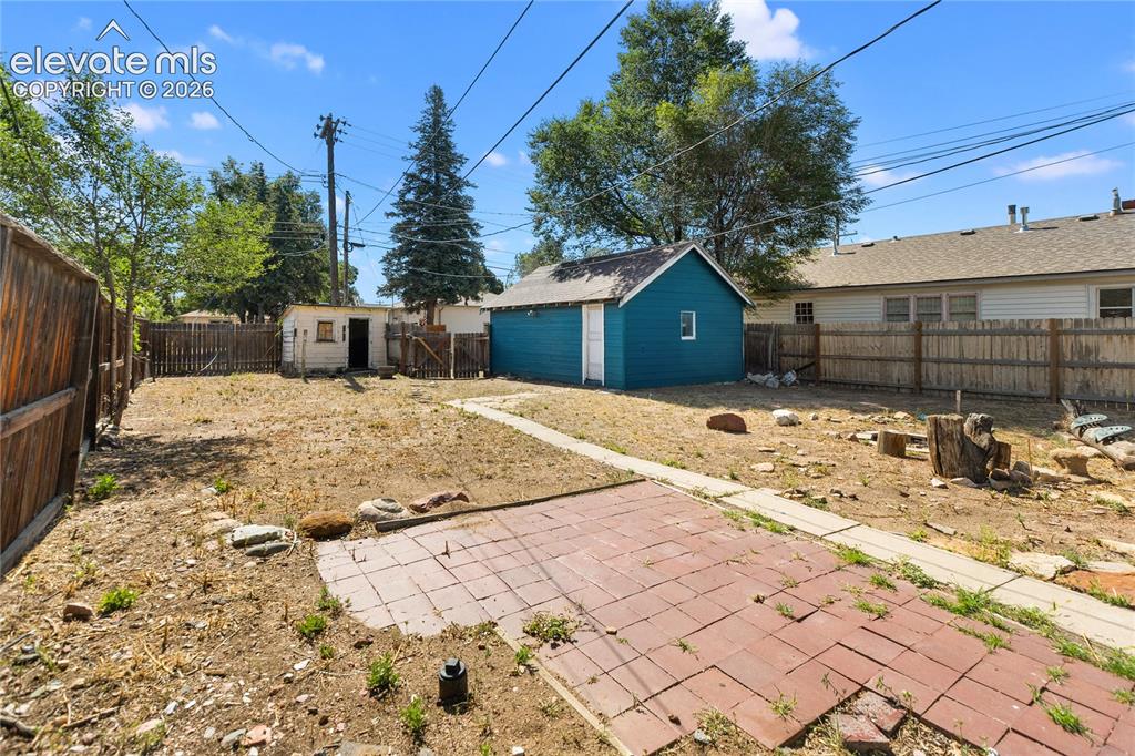 Image 9 of 48: Yard