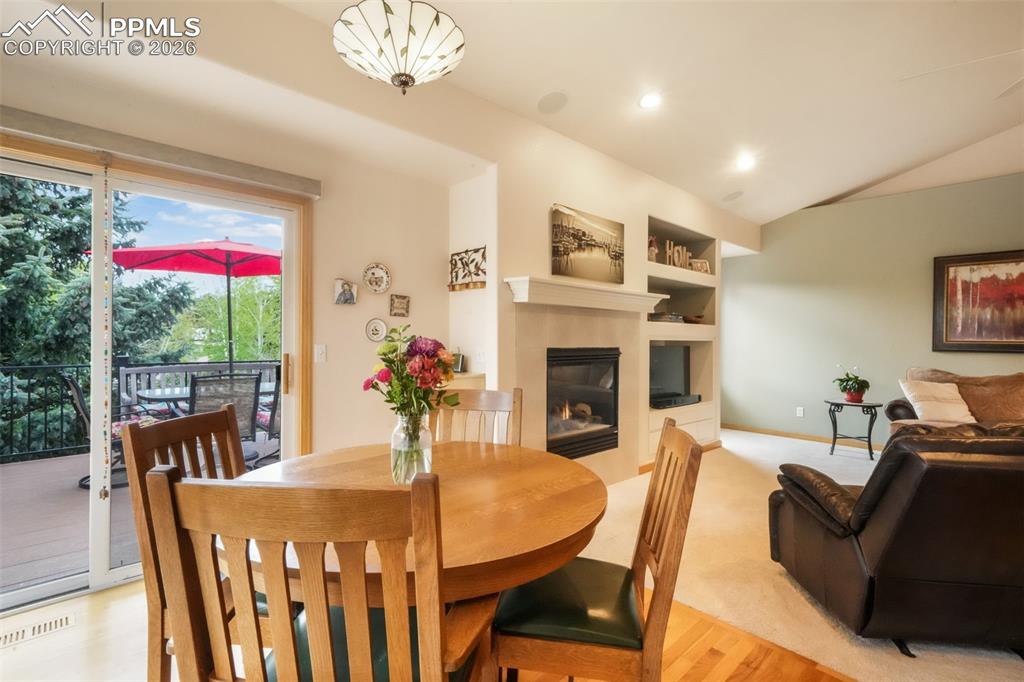 Image 17 of 50: Dining Area