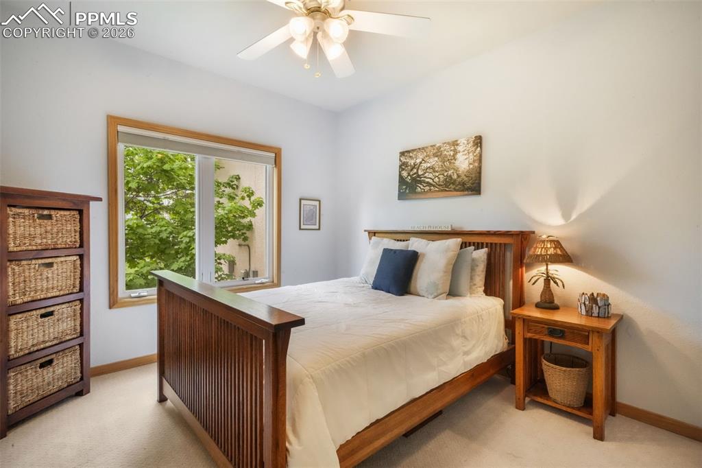 Image 27 of 50: Bedroom