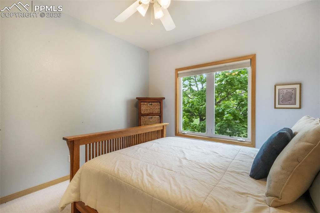 Image 28 of 50: Bedroom