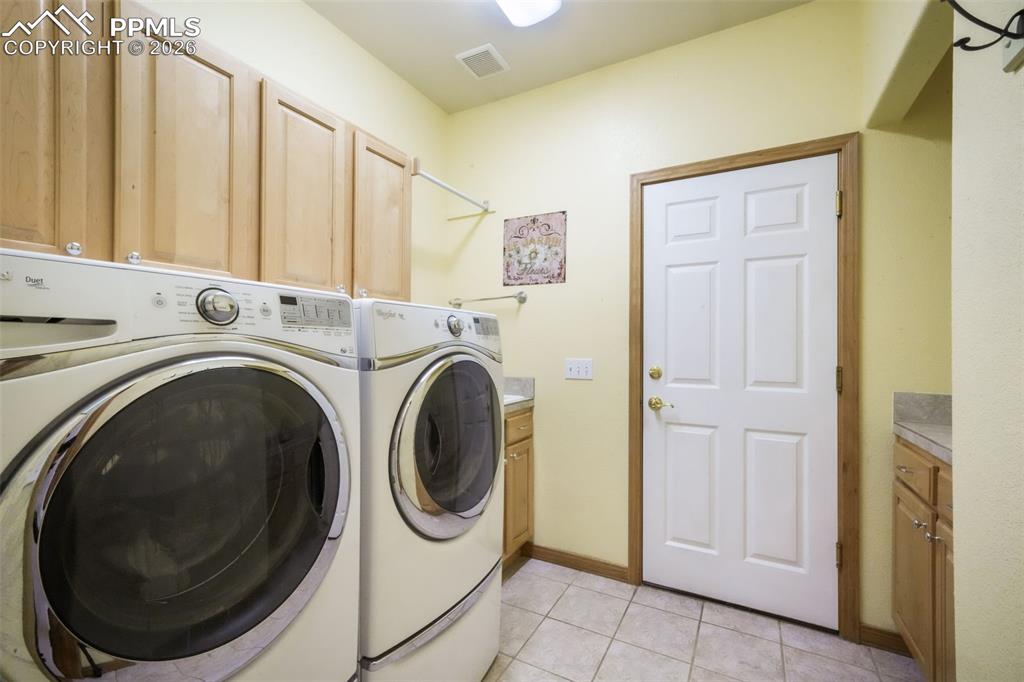 Image 31 of 50: Laundry