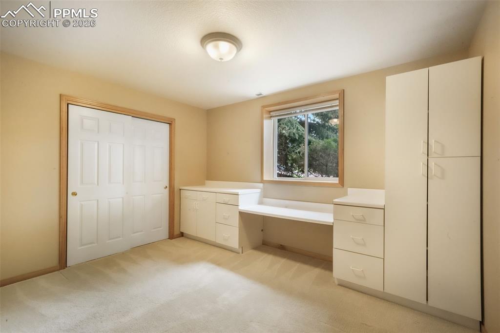 Image 36 of 50: Bedroom