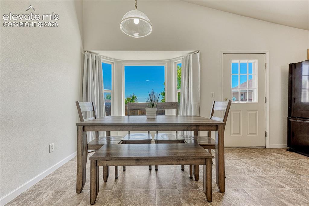 Image 11 of 44: Dining Area