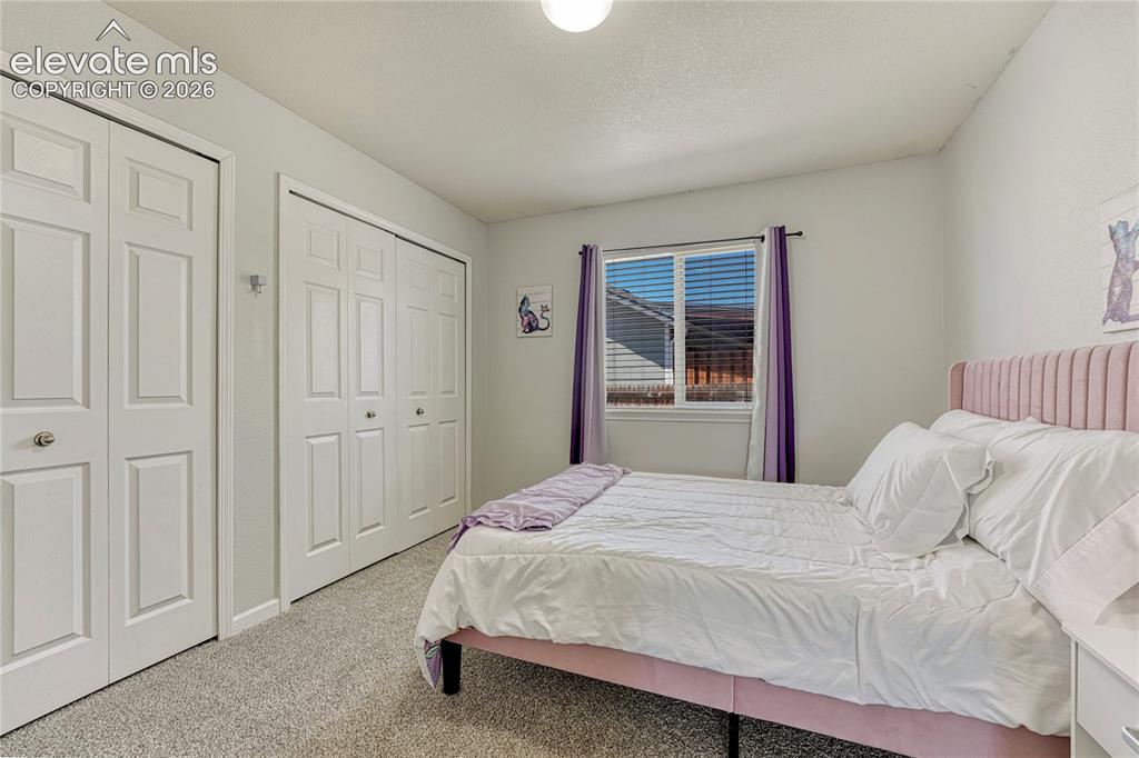 Image 18 of 44: Bedroom