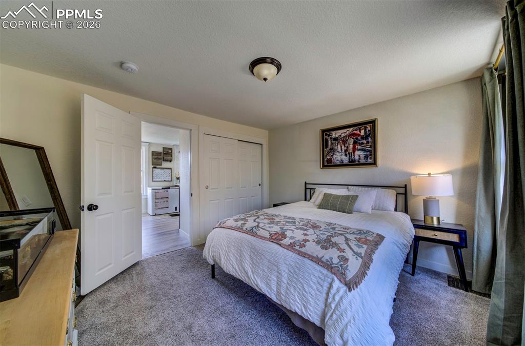 Image 27 of 47: Bedroom