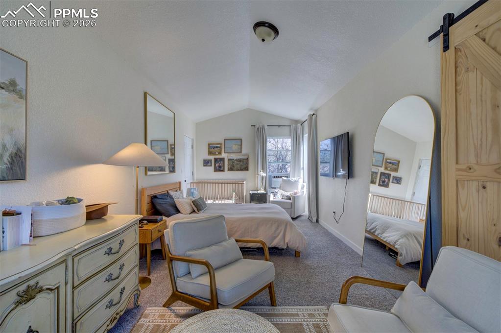 Image 33 of 47: Bedroom