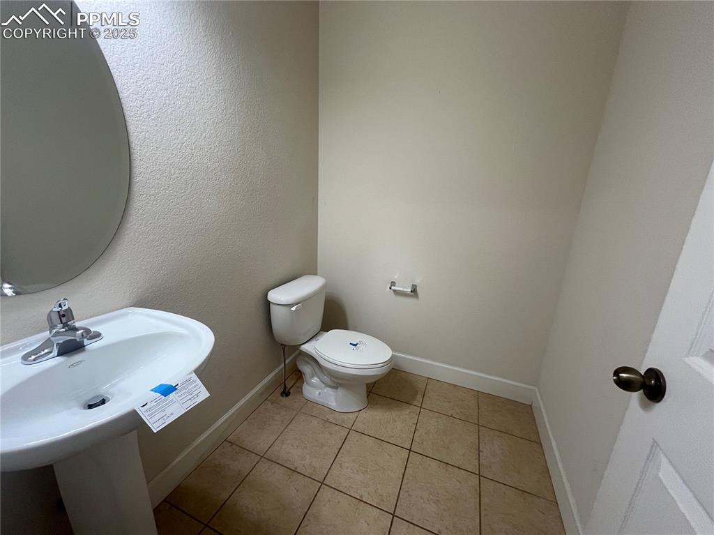 Image 15 of 33: Bathroom