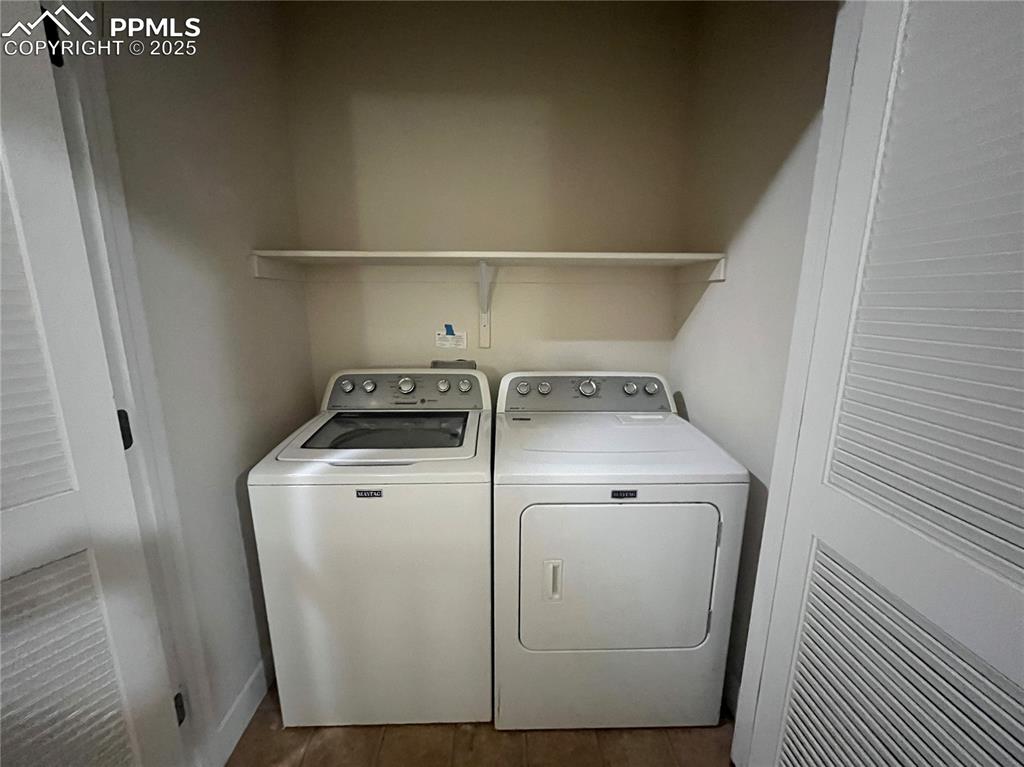 Image 24 of 33: Laundry