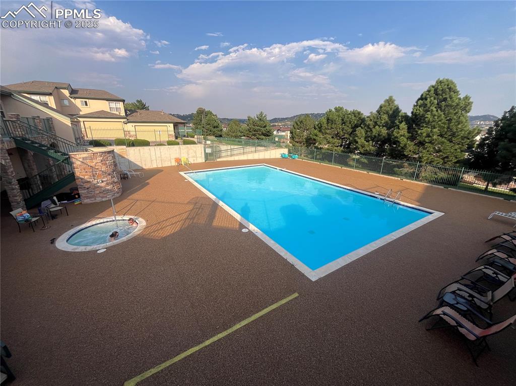 Image 33 of 33: Pool
