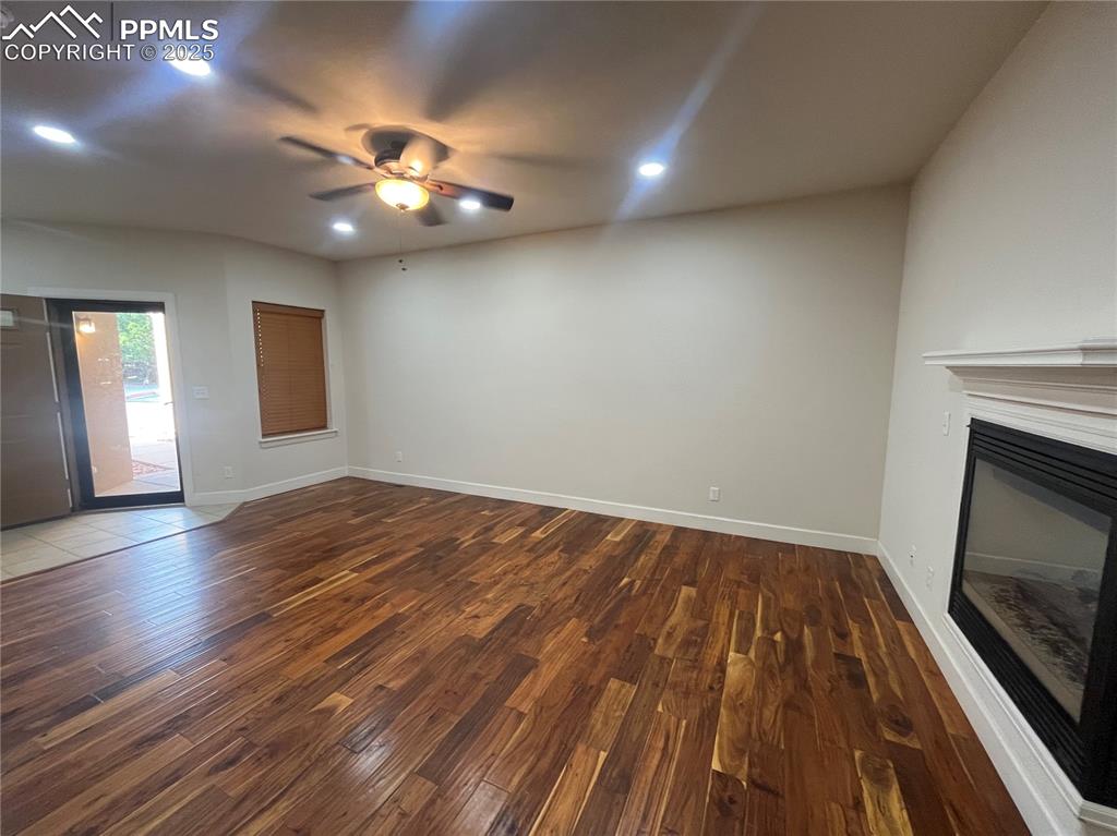 Image 9 of 33: Living Room
