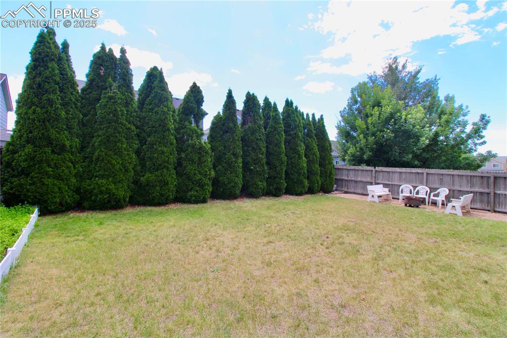 Image 42 of 50: View of yard 