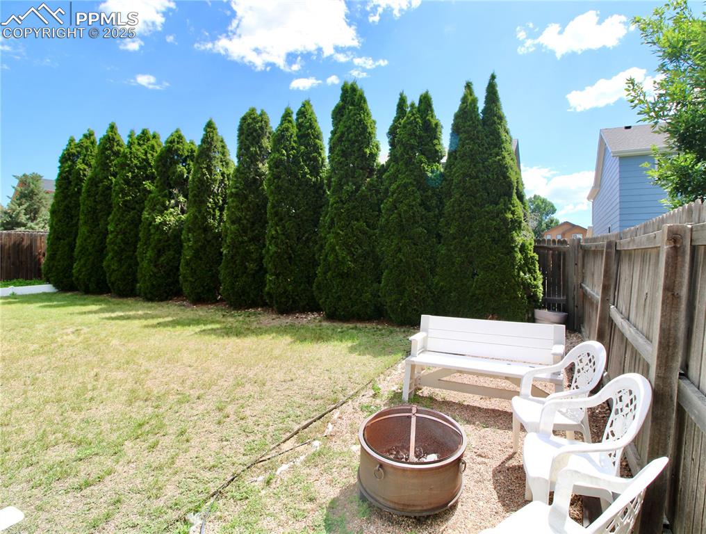 Image 43 of 50: View of yard 