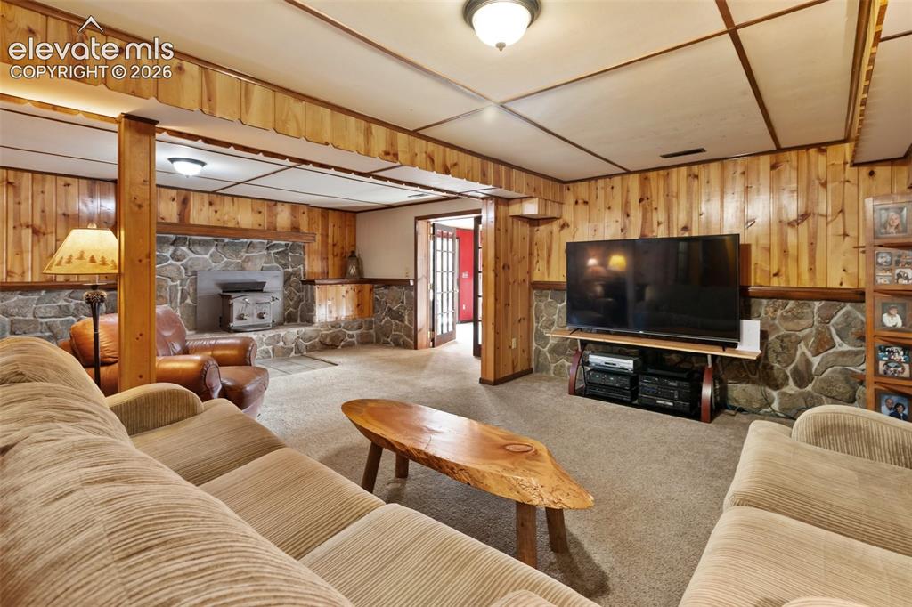 Image 26 of 43: Family Room