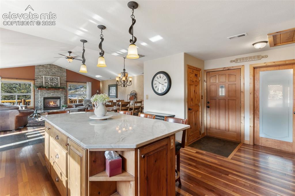 Image 4 of 43: Kitchen