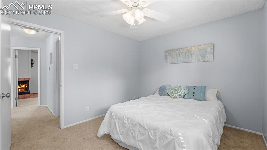 Image 16 of 30: Bedroom