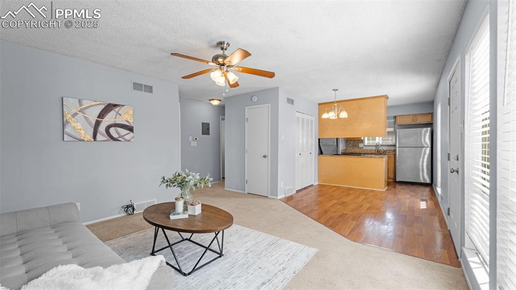 Image 6 of 30: Living Room