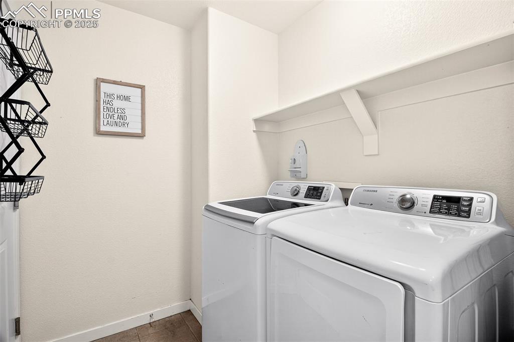 Image 11 of 40: Laundry