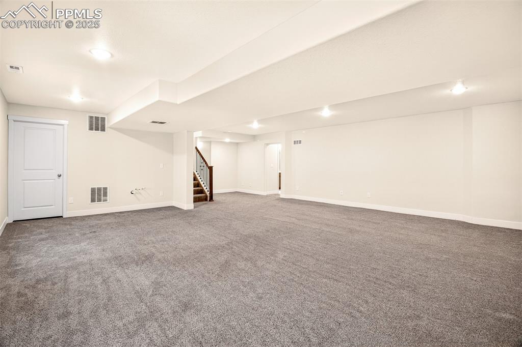 Image 32 of 40: Family Room