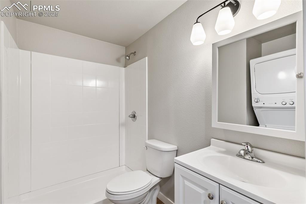 Image 5 of 20: Bathroom