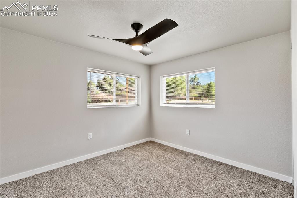 Image 8 of 20: Bedroom