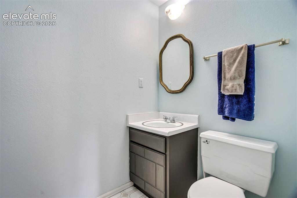 Image 18 of 44: Bathroom