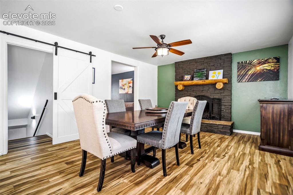 Image 8 of 44: Dining Area