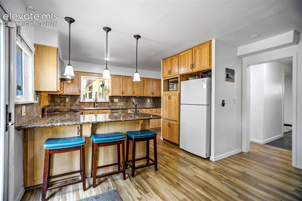 Image 9 of 44: Kitchen
