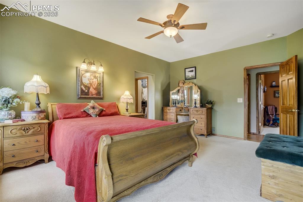 Image 15 of 40: Master Suite