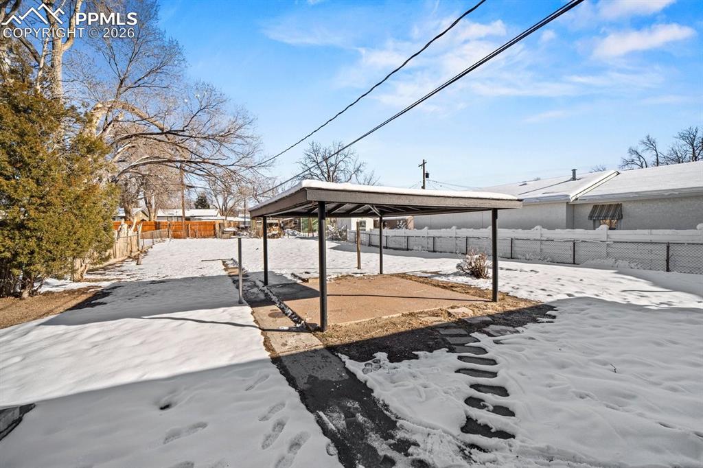 Image 26 of 33: Patio