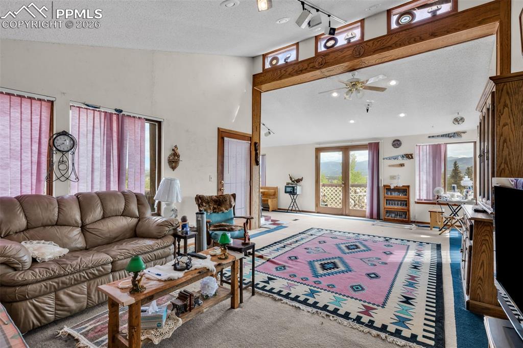 Image 17 of 45: Living Room