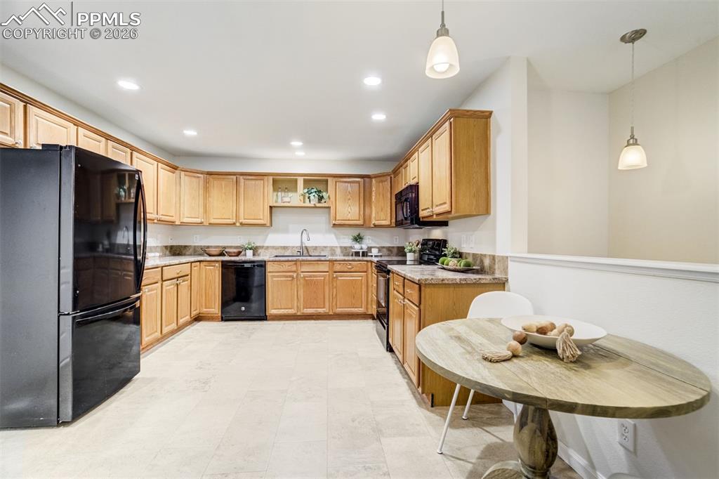 Image 12 of 43: Spacious kitchen