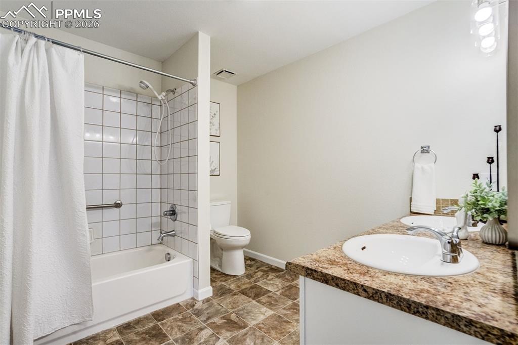 Image 22 of 43: Master Bathroom