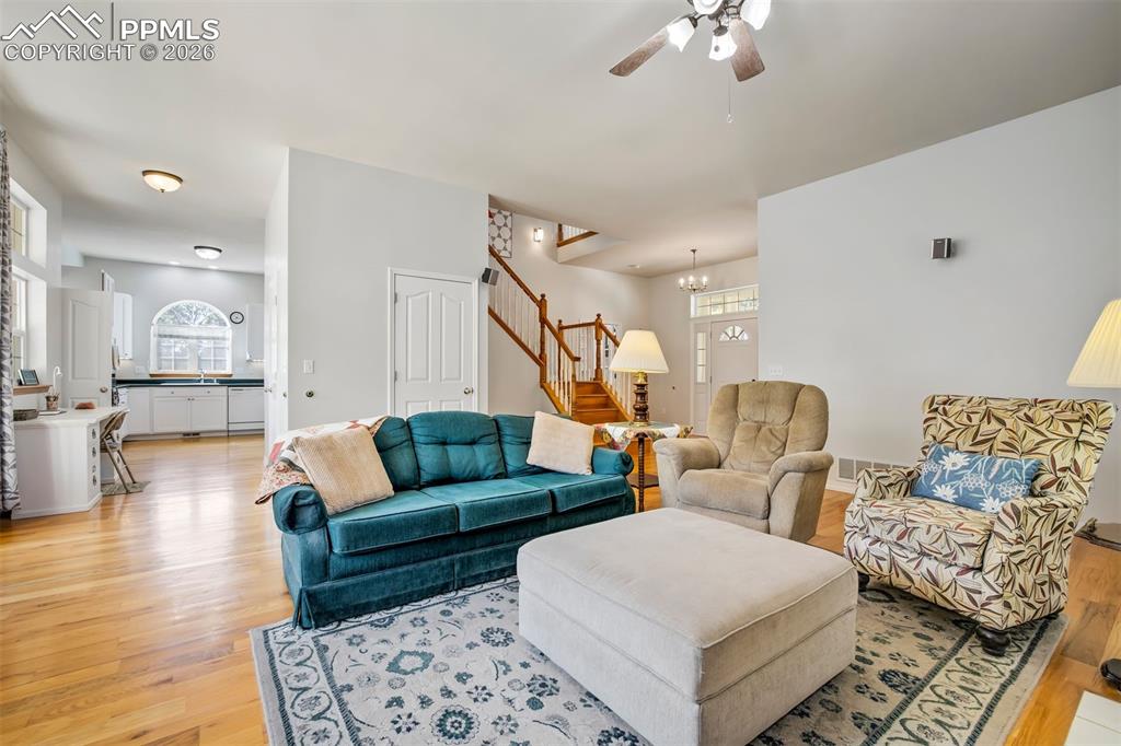 Image 9 of 50: Living Room