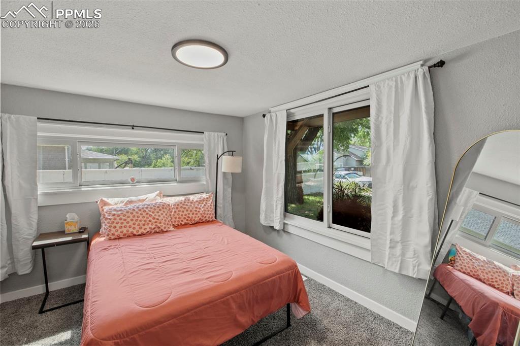 Image 14 of 26: Bedroom