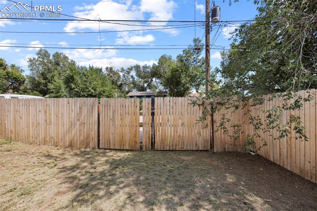 Image 26 of 26: Alley access for boats, RVs, etc.