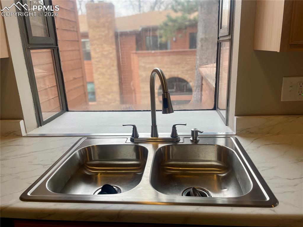 Image 21 of 43: Garden window would be a great place for you live herbs plants!