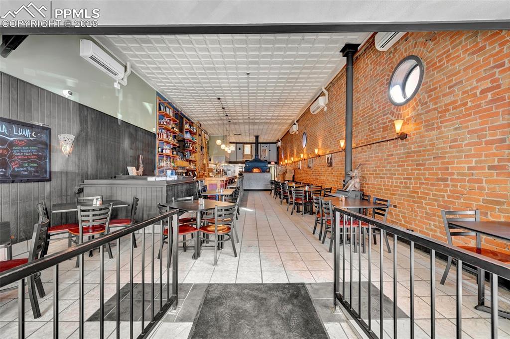 Image 19 of 48: Dining Area