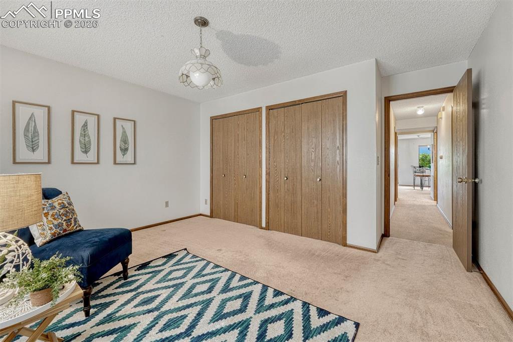 Image 17 of 27: Sitting Room