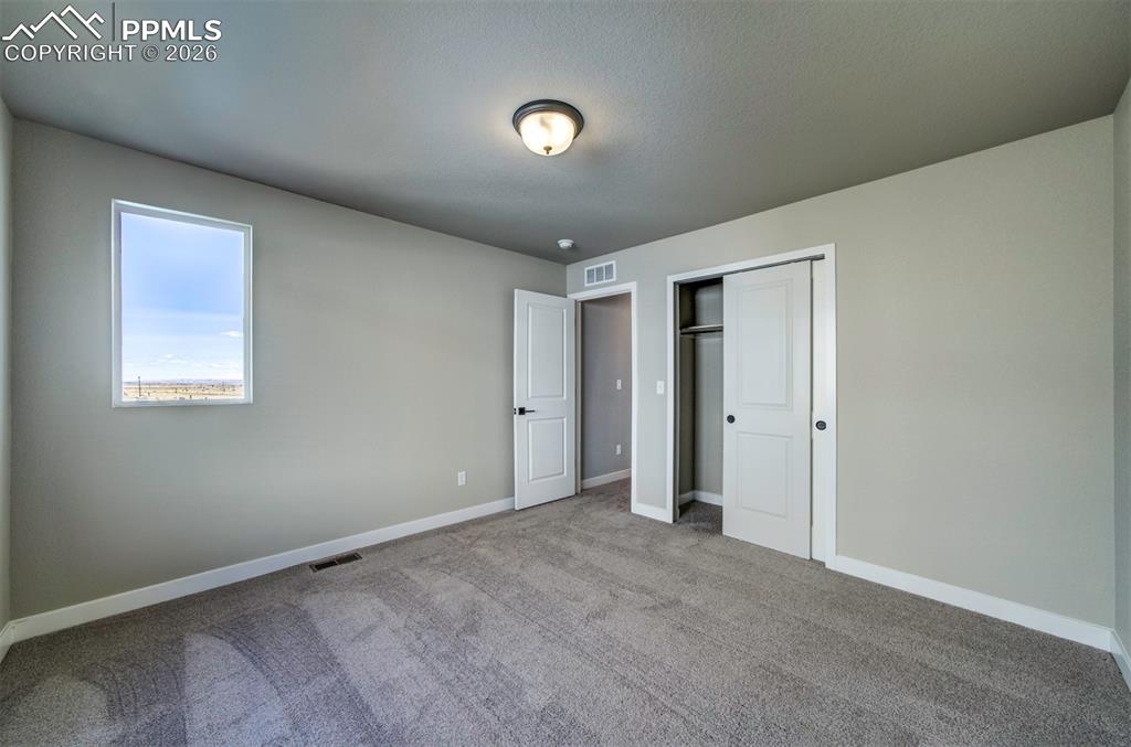 Image 32 of 35: Bedroom