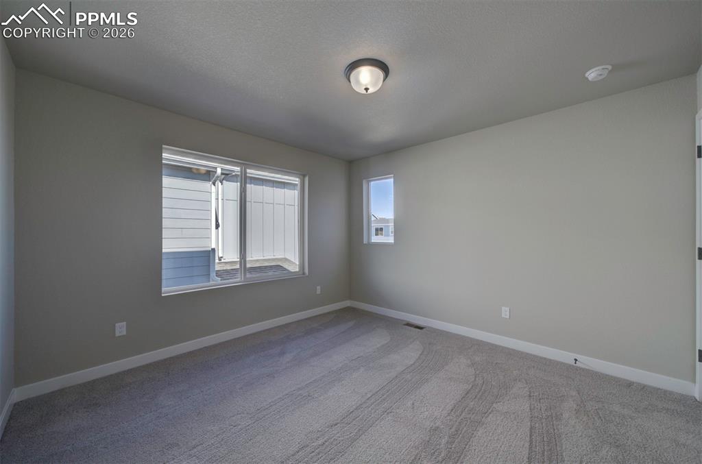 Image 33 of 35: Bedroom