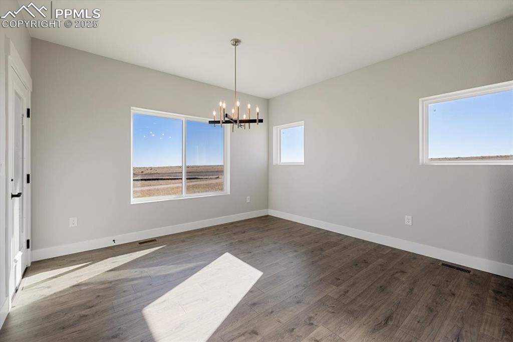 Image 11 of 49: Dining Room