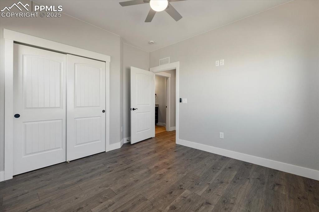 Image 19 of 49: Bedroom