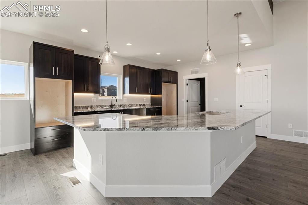 Image 9 of 49: Kitchen