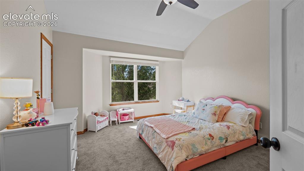 Image 17 of 30: Bedroom