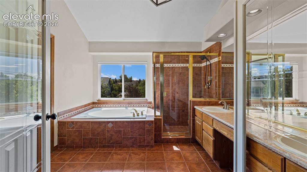Image 22 of 30: Master Bathroom