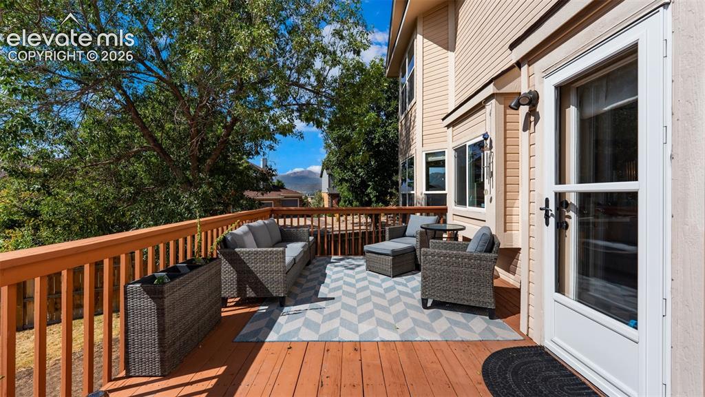 Image 24 of 30: Deck