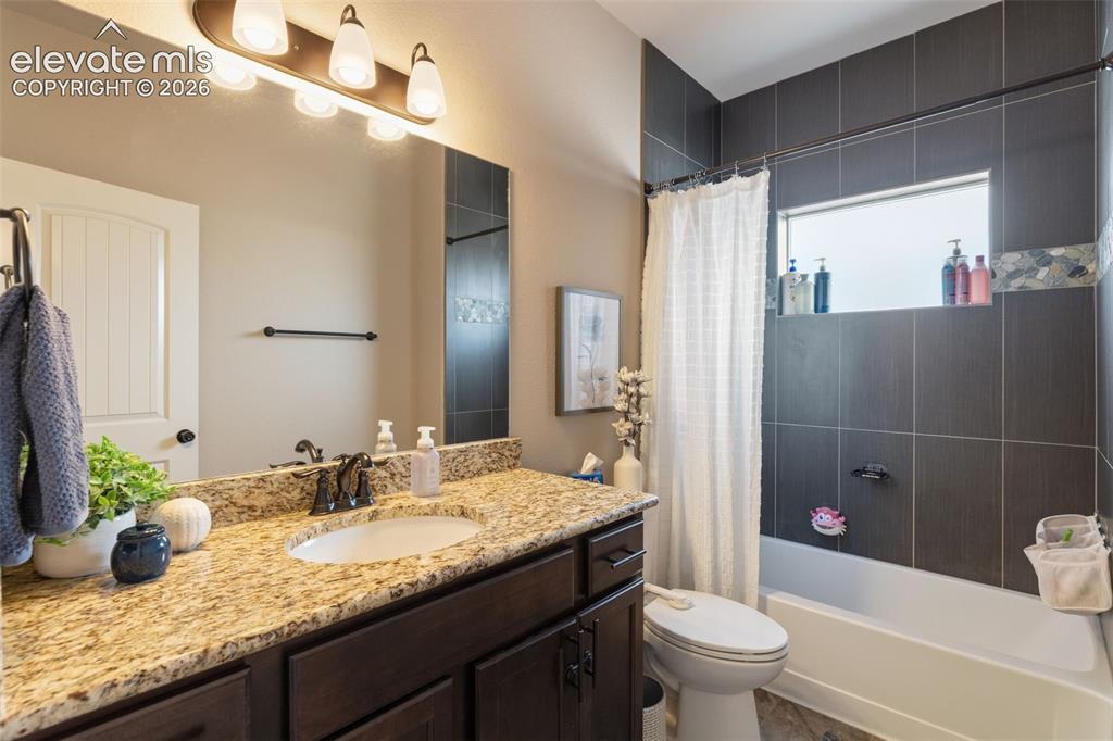 Image 19 of 29: Bathroom